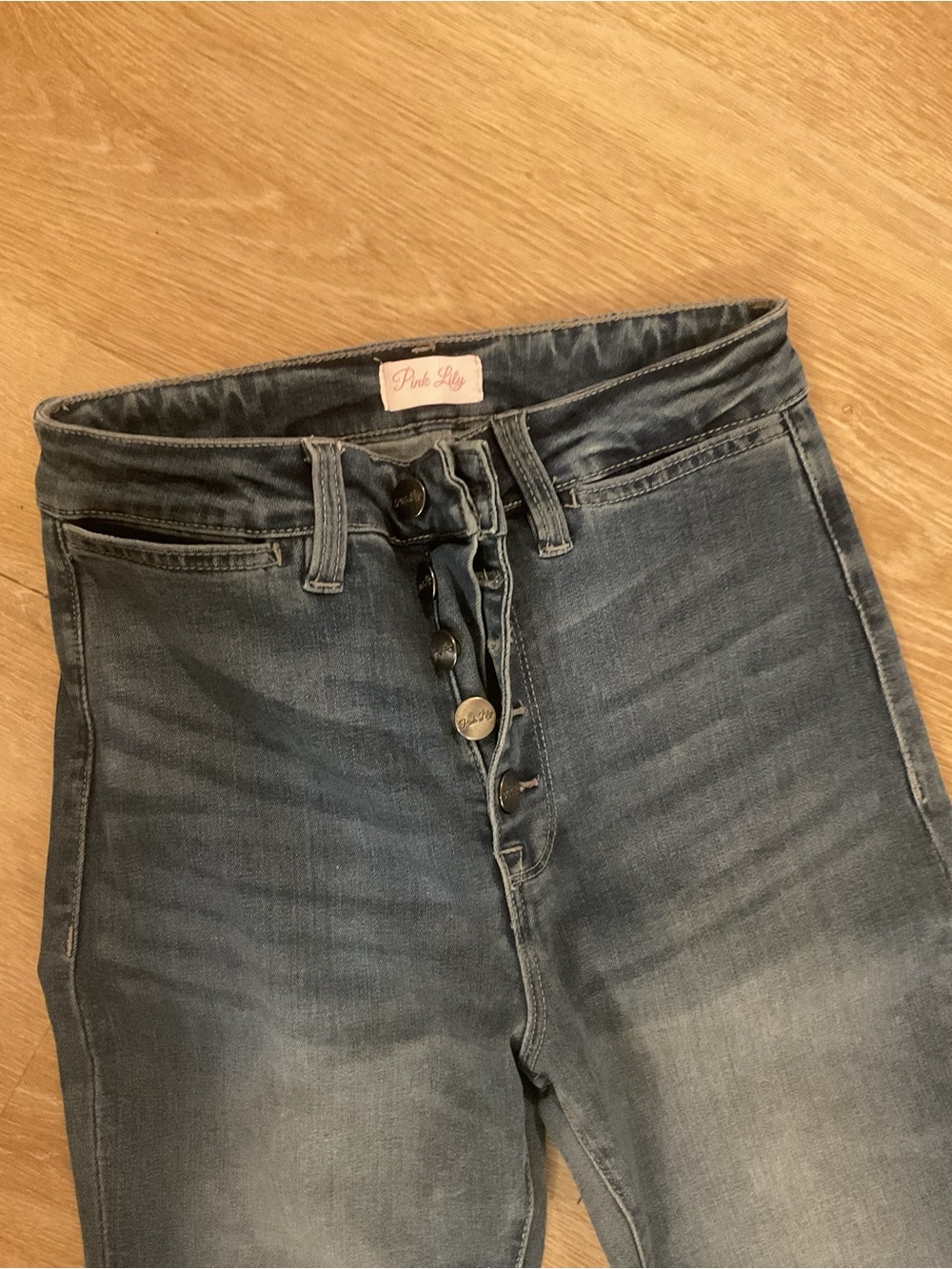Pink Lily Distressed Button-Fly Denim Jeans in Medium Blue